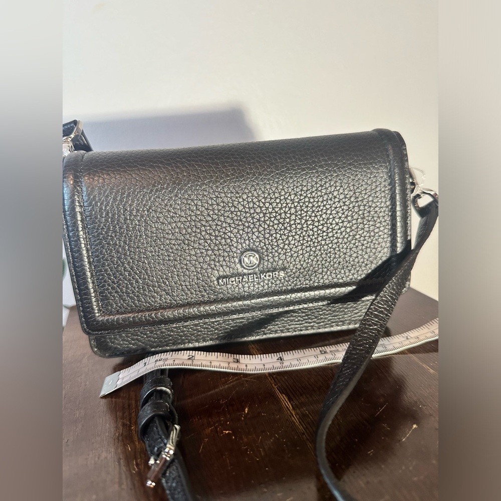 Michael kors jet set Black Leather crossbody phone holder wallet rehabbed - Picture 6 of 9